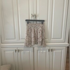 Altar’d State: Flouncy Floral Mini Skirt Size Large